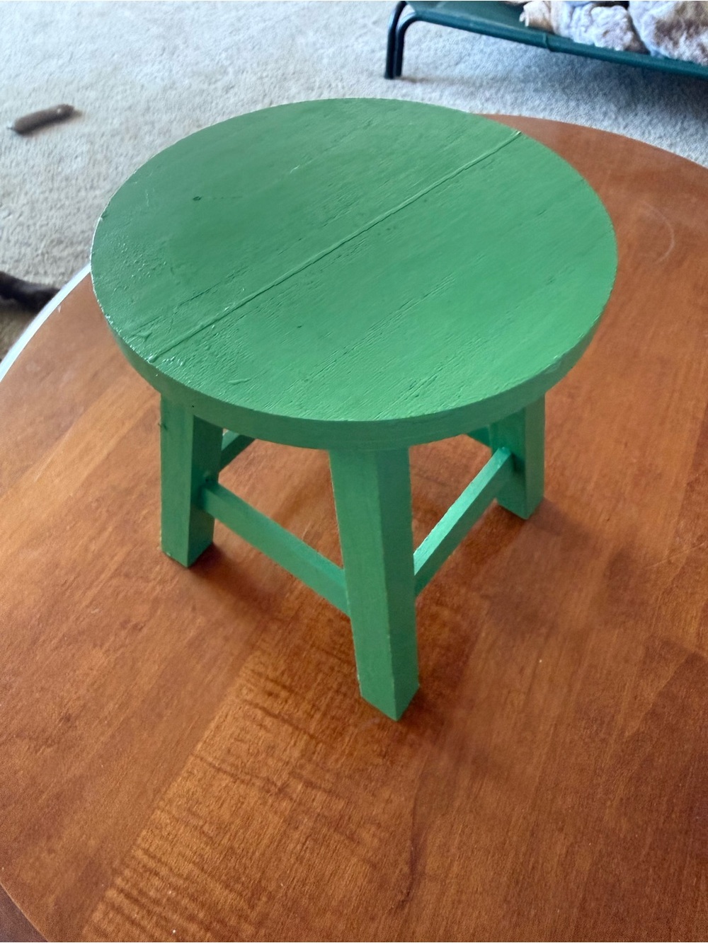 Small Round Wooden plant stand  in Bright Green